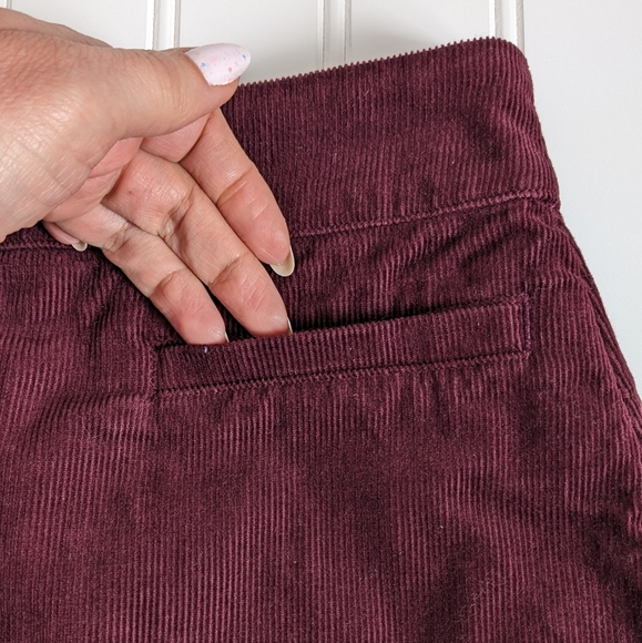 SOLD Aritzia Wilfred Free Karmen Corduroy Skirt - Picture 8 of 12